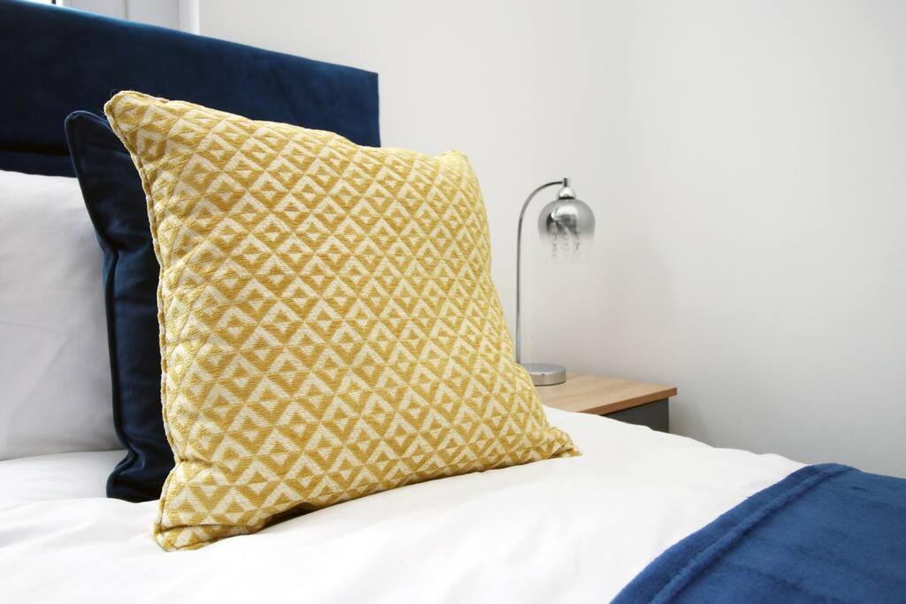 Вілла Holiday House For 7 Guests, Free Wi-Fi & Self Check-In Explore Newport Екстер'єр фото