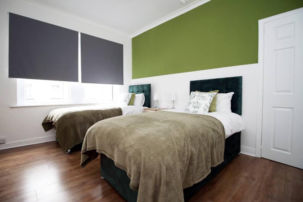 Вілла Holiday House For 7 Guests, Free Wi-Fi & Self Check-In Explore Newport Екстер'єр фото